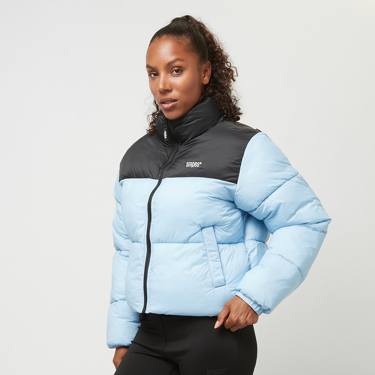 Small Logo Esssential Puffer Jacke von SNIPES