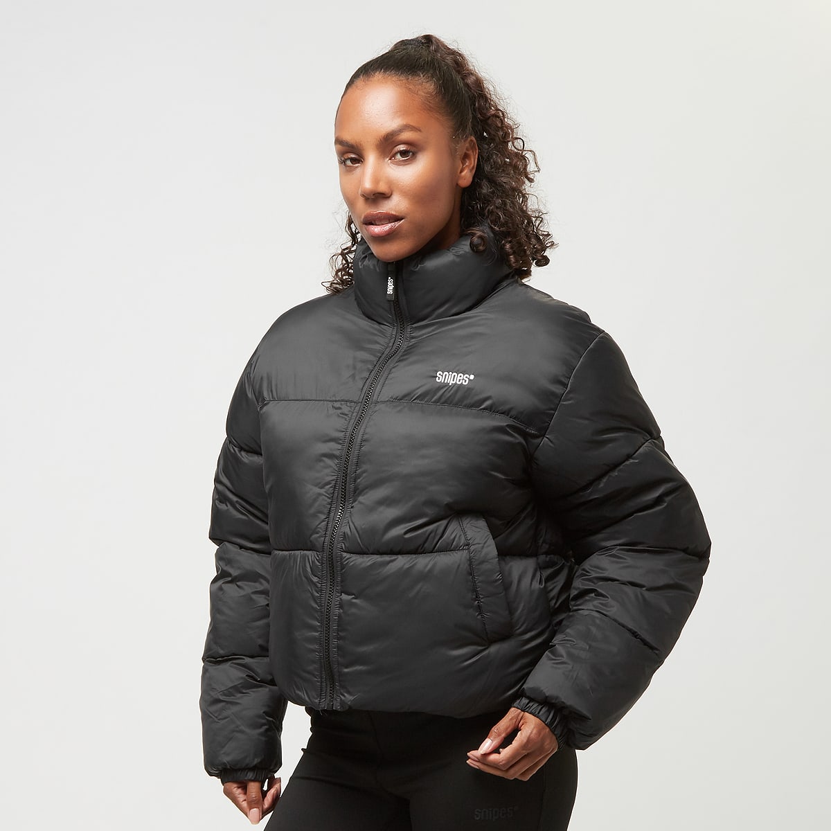 Small Logo Esssential Puffer Jacke von SNIPES