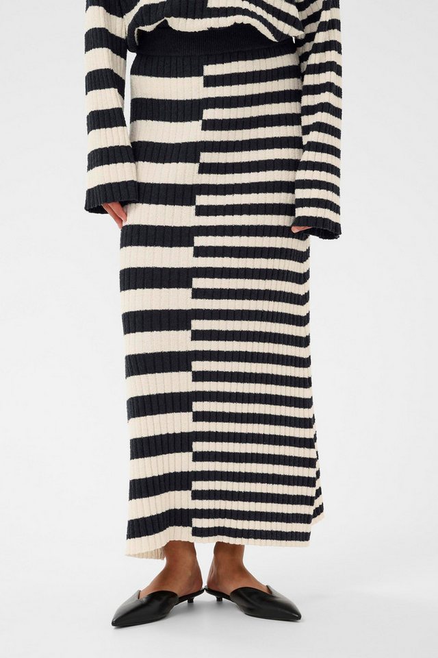 SOAKED IN LUXURY Strickrock Rock SLZillia von SOAKED IN LUXURY