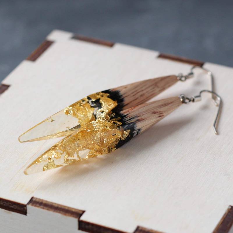 Holz-Harz-Ohrringe Blattgold Inlay, Edelstahl-Ohrhaken von SOGDbrand