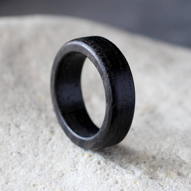 Mooreiche Holzring Personalisierter Herrenring von SOGDbrand