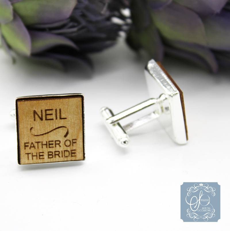 Personalisierte Vater Der Braut Platz Holz Manschettenknöpfe von SOHalkirk