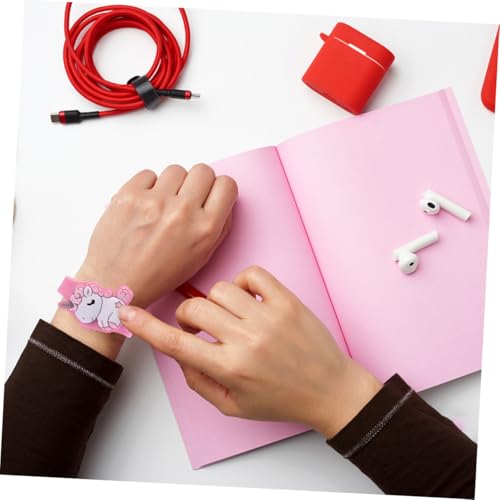 SOIMISS Kinderuhr mit LED Touchscreen Einhorn Design Klappbar Umweltfreundliches Silikon Digitale Armbanduhr für Mädchen Ab Jahren Leichte Sichere Kinderuhr zum Lernen und Tragen von SOIMISS