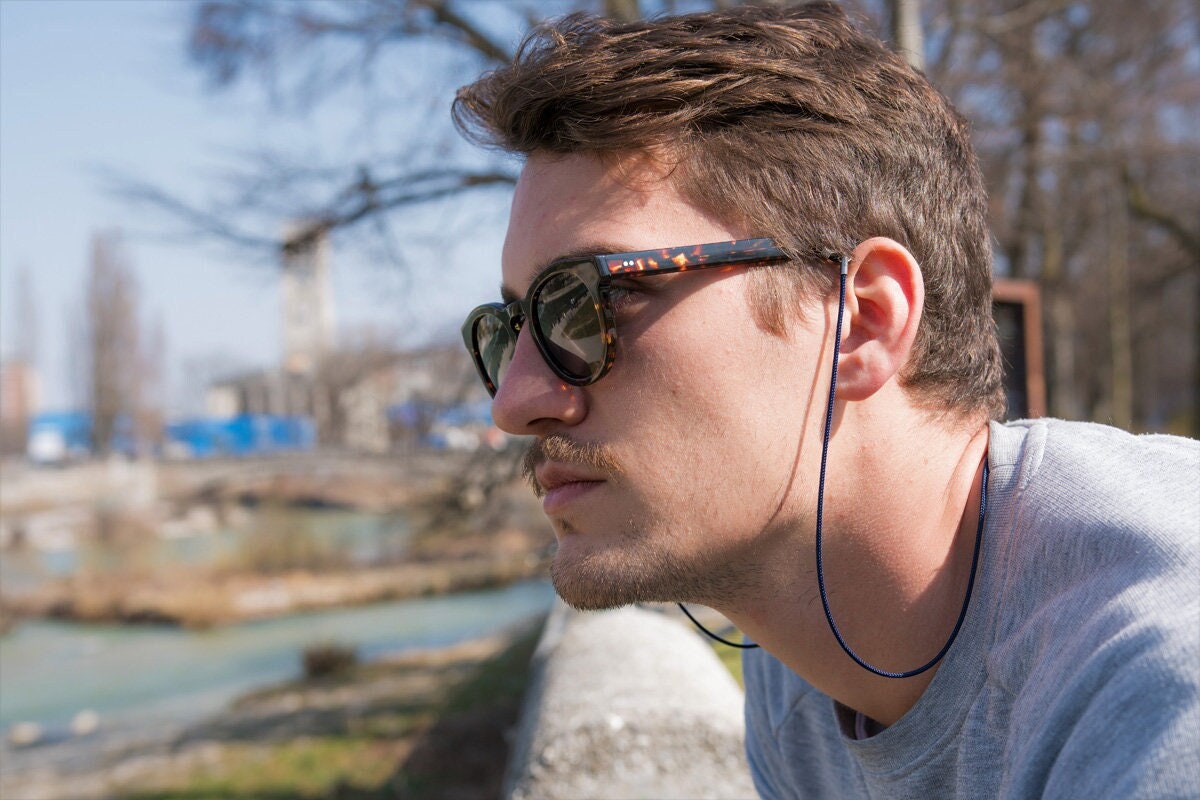 Blaues Brillenband Midnight Soleash®, Handarbeit, Feine Brillenkette in 2mm, Einfarbig von SOLEASHcom