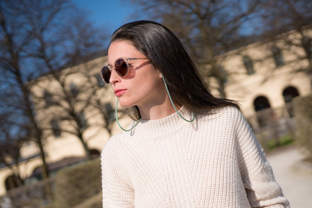 Gelbes Brillenband Canary Soleash®, Handarbeit, Breite Brillenkette in 4mm, Hellblau-Gelb von SOLEASHcom