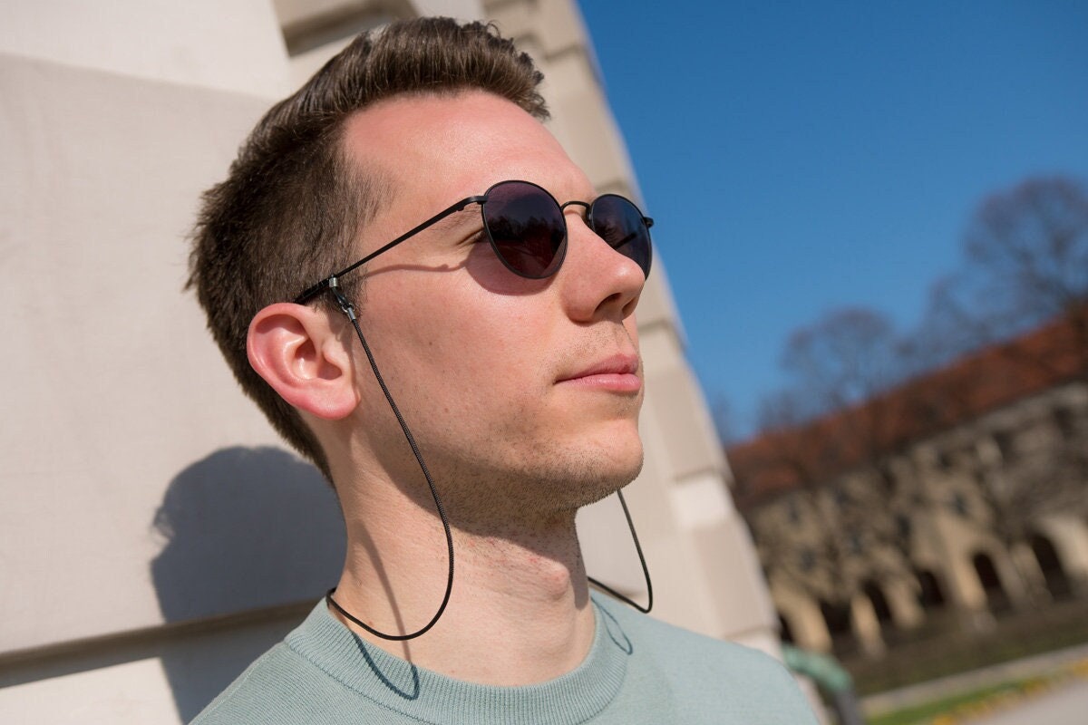 Schwarzes Brillenband Panther Soleash®, Handarbeit, Feine Brillenkette in 2mm, Einfarbig von SOLEASHcom