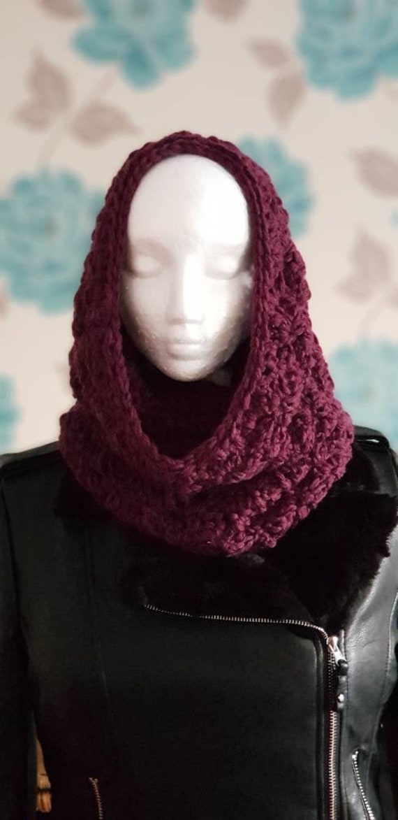 Chunky Gehäkelte Rindsleder. Snood. Rundschal. Warm Und Weich. Pflaumenfarbe von SOSOUQ