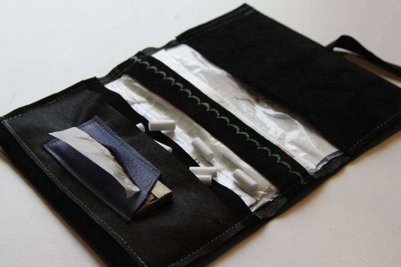 Handgemachter Ledertabakbeutel Aus 100 % Recyceltem Wildleder von SOSOhandgemachtes