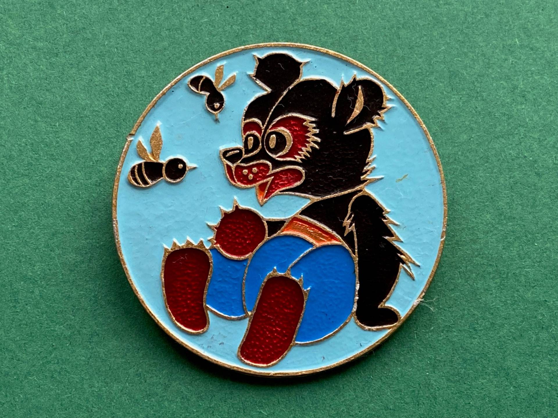 Bär Mit Bienen Pin. Vintage Sammler Abzeichen. Märchenfiguren/Made in Ussr A1 von SOVOK