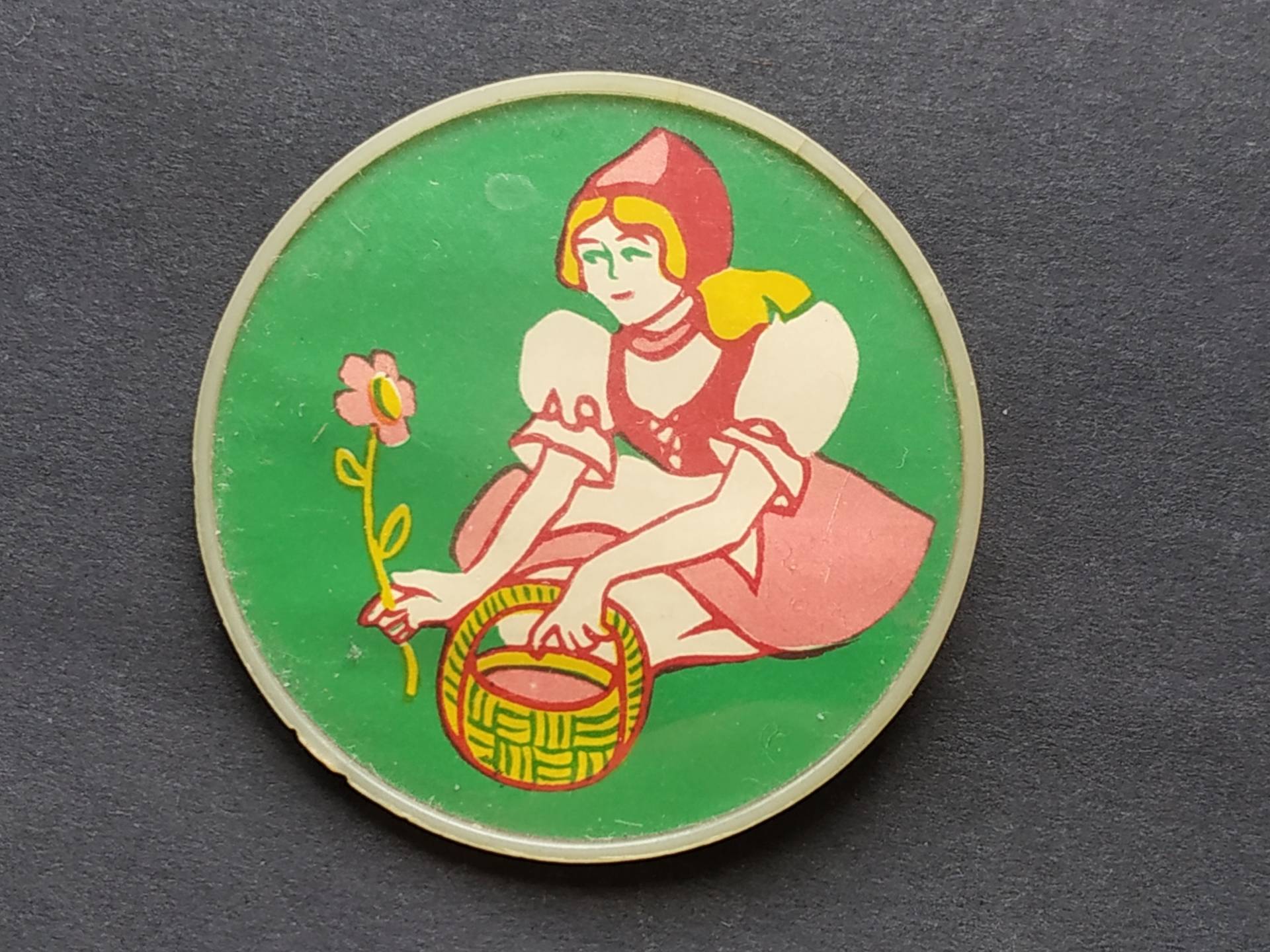 Rotkäppchen Pin, Anstecker. Vintage Sammler Abzeichen. Hergestellt in Der Udssr von SOVOK