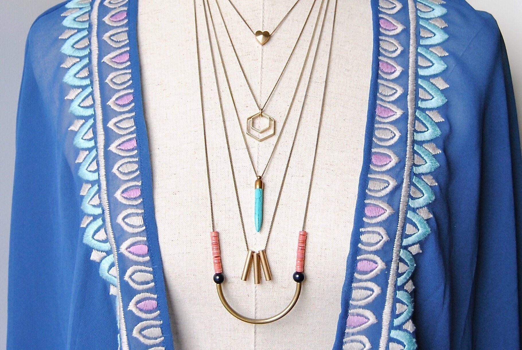 Perlen Boho Halskette | Statement Schmuck Messing Im Bogen-Stil Mit Vintage Perlen Boho Halskette | Statement Schmuck Messing Im Bogen-Stil Mit Vintage von SPARKLEFARM