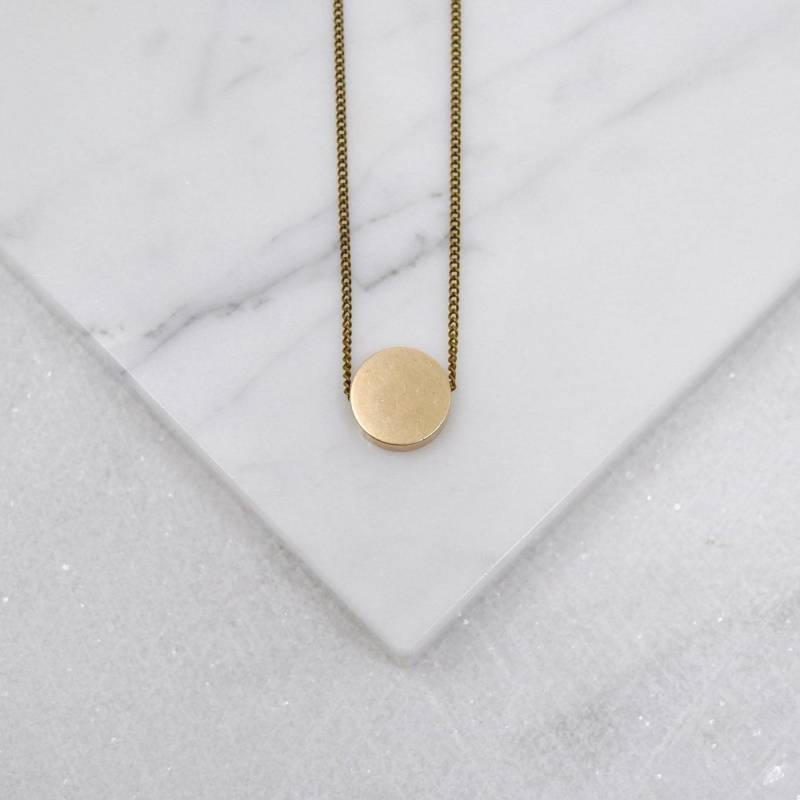 Vollmond Halskette | Minimaler Runder Messing Anhänger Kleiner Kreis Unisex von SPARKLEFARM