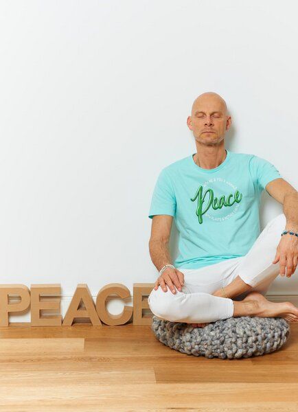 SPARKLES OF LIGHT Yoga Shirt | PEACE WITH YOU & ME von SPARKLES OF LIGHT
