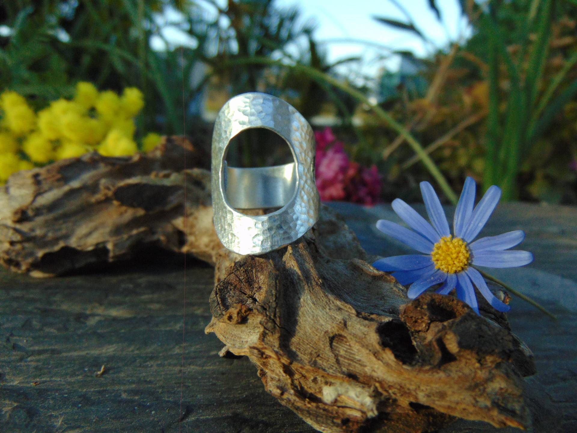 Gehämmerter Ring von SPIRALIART