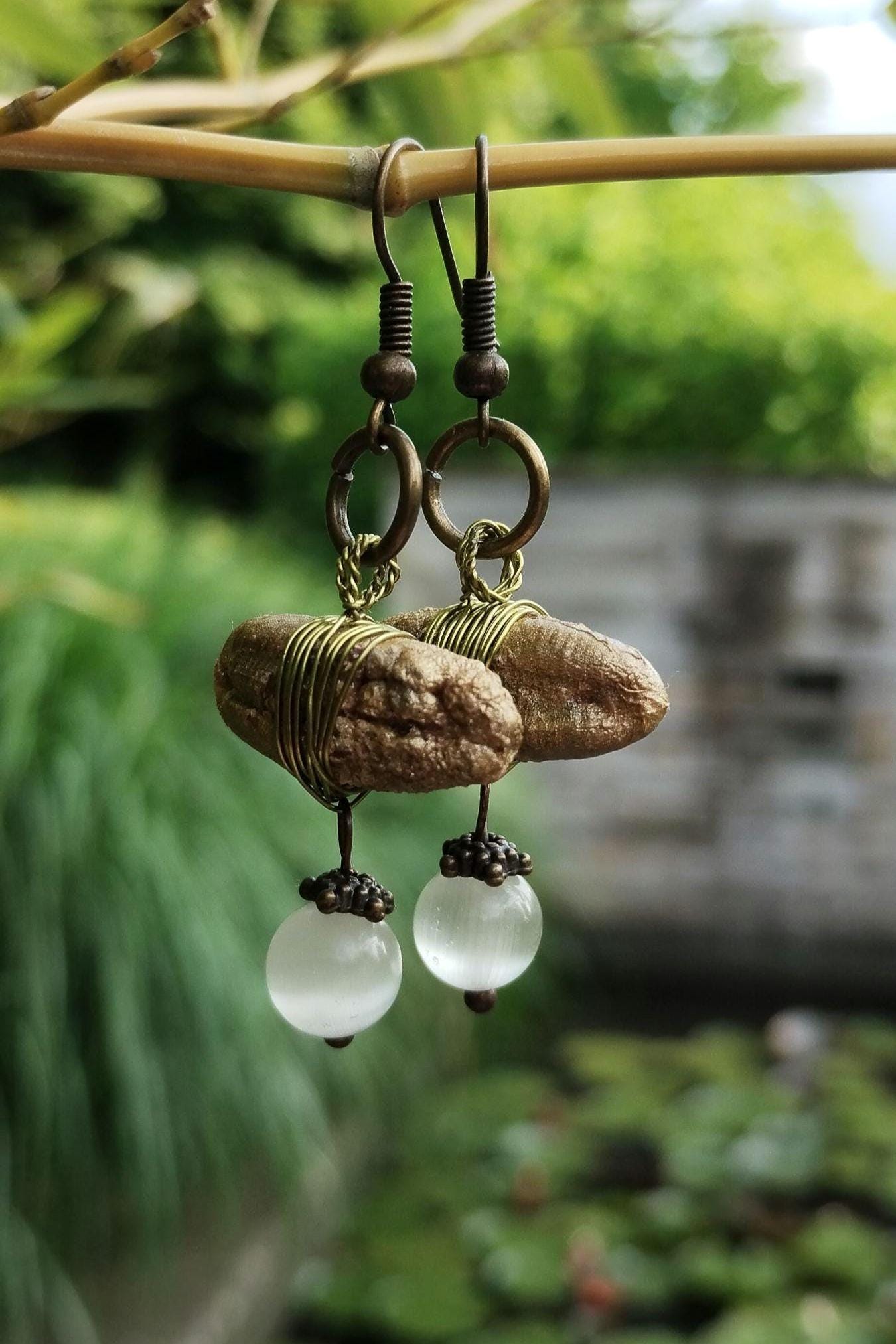 Earrings "Golden Dates Seeds ". Christmas Design. Organic. Eco Earrings. Seeds. Jewelry. Eco-Friendly. Katzenauge Perlen Earrings "Golden Dates Seeds ". Christmas Design. Organic. Eco Earrings. Seeds. Jewelry. Eco-Friendly. Katzenauge Perlen von SPIRITOFGAIAJEWELRY