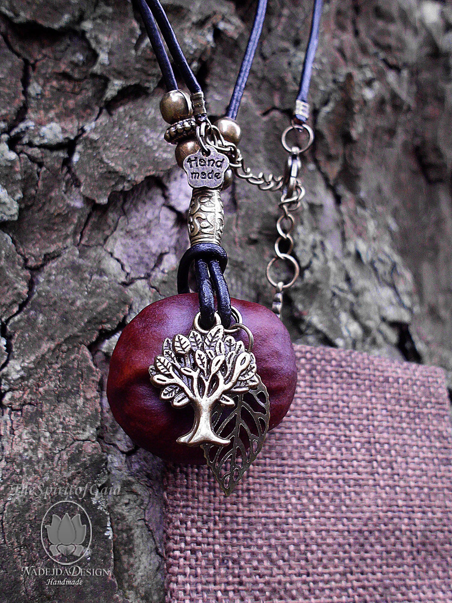Necklace Chestnuts Wild - Reconecting To The Magic & Spirit Of Nature-Autumn Jewelry-Naturejewelry-Naturechestnus-Handmade -Eco Necklace Chestnuts Wild - Reconecting To The Magic & Spirit Of Nature-Autumn Jewelry-Naturejewelry-Naturechestnus-Handmade -Eco von SPIRITOFGAIAJEWELRY