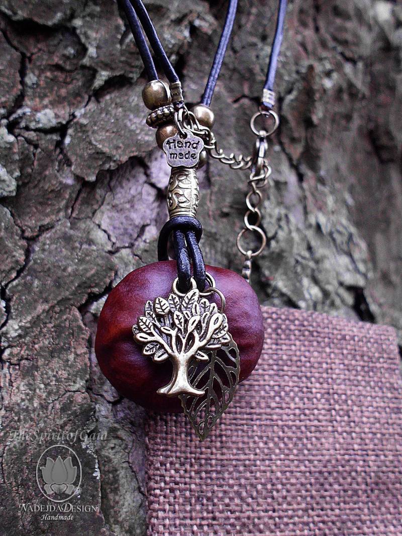 Necklace Chestnuts Wild - Reconecting To The Magic & Spirit Of Nature-Autumn Jewelry-Naturejewelry-Naturechestnus-Handmade -Eco Necklace Chestnuts Wild - Reconecting To The Magic & Spirit Of Nature-Autumn Jewelry-Naturejewelry-Naturechestnus-Handmade -Eco von SPIRITOFGAIAJEWELRY