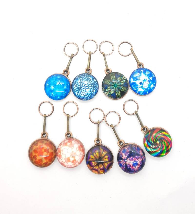 Farbrausch Charm Zier Anhänger Metall Rund Farbe Altkupfer Mit Glas Cabochon in Diverse Muster Und Farben von SPITZaufKNOPF