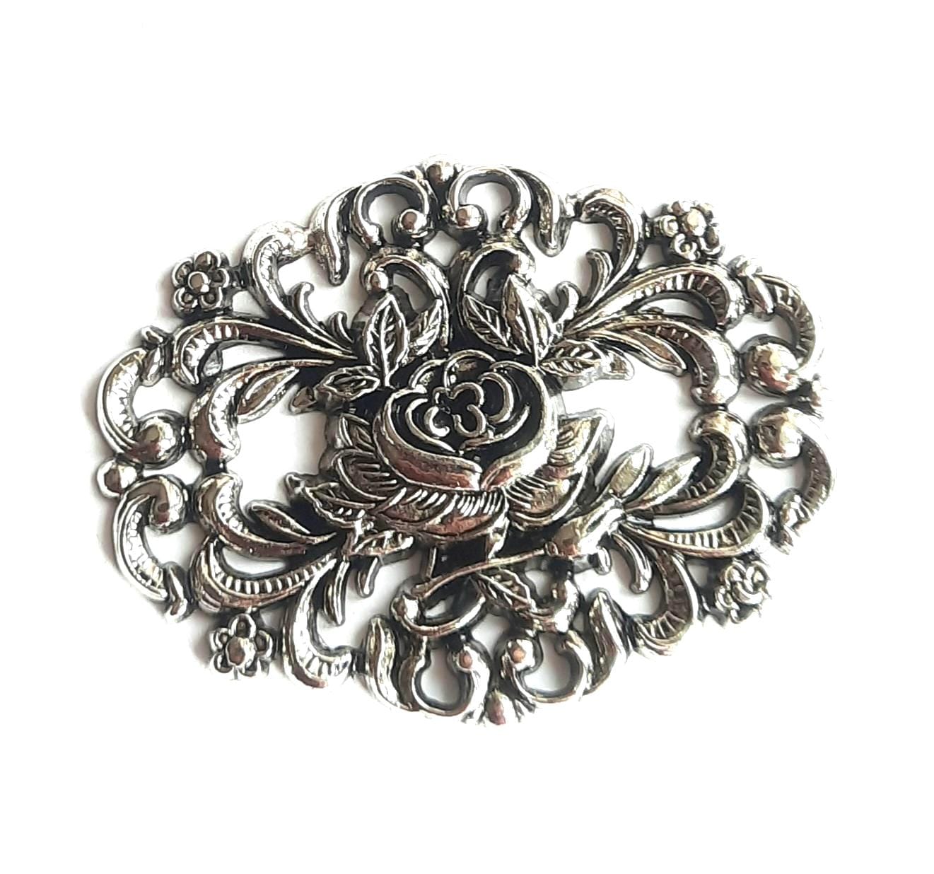 Vintage Tracht Zierteil Element Zum Annähen Barock Relief-Muster Mit Rose Farbe Altsilber 12G, 47mm X 37mm Vintage Tracht Zierteil Element Zum Annähen Barock Relief-Muster Mit Rose Farbe Altsilber 12G, 47mm X 37mm von SPITZaufKNOPF