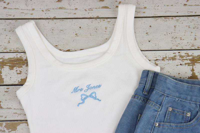 Custom Embroidered Mrs Tank Top Personalized Tank Top Engagement Reveal Bachelorette Party, Gift For Bride von SPRGiftsDesigns