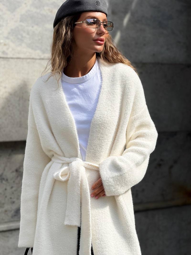 Flauschige Brautstrickjacke Weiche Weiße Hochzeitsrobe von SRSbrand