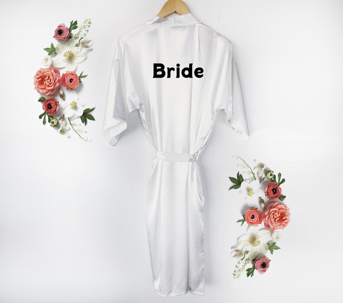 Weißes Brautgewand, Hochzeitsgewand, Benutzerdefinierte Brautrobe, Textrobe, Weiße Robe, Benutzerdefiniertes Kleid, Weißer Morgenmantel Weißes Brautgewand, Hochzeitsgewand, Benutzerdefinierte Brautrobe, Textrobe, Weiße Robe, Benutzerdefiniertes Kleid, Weißer Morgenmantel von SSDesignCo
