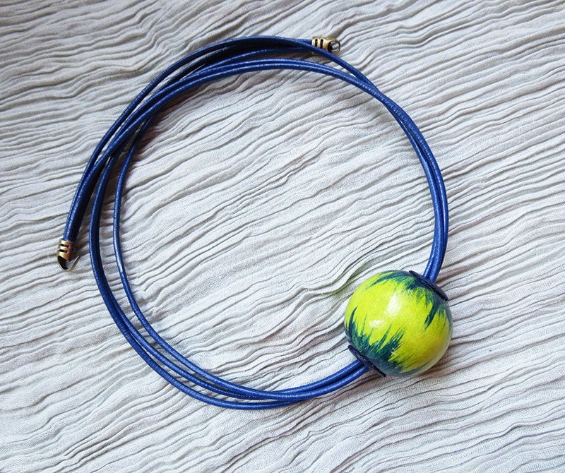 Dunkelblaue Und Grüne Statement-Halskette, Lederkette, Leder Holz Halskette von SShBoutique