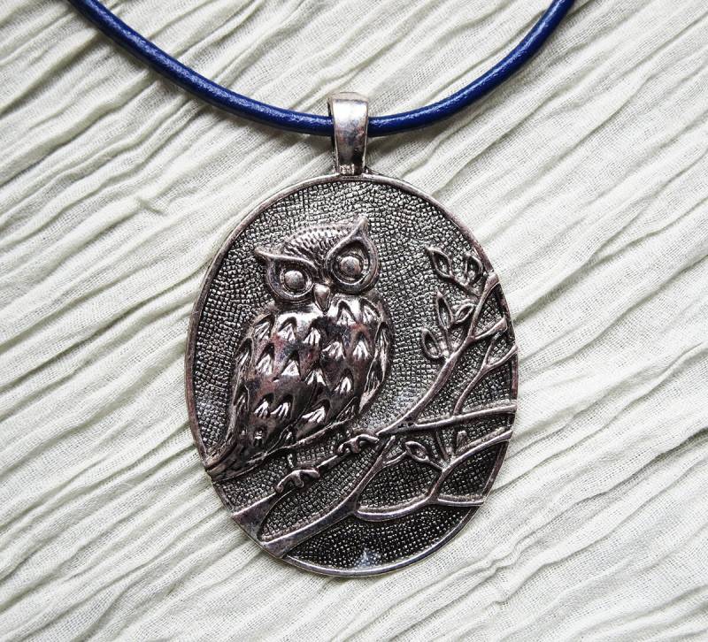 Eule Anhänger Lederkette, Dunkelblaues Leder, Halskette, Lange Statement Halskette von SShBoutique