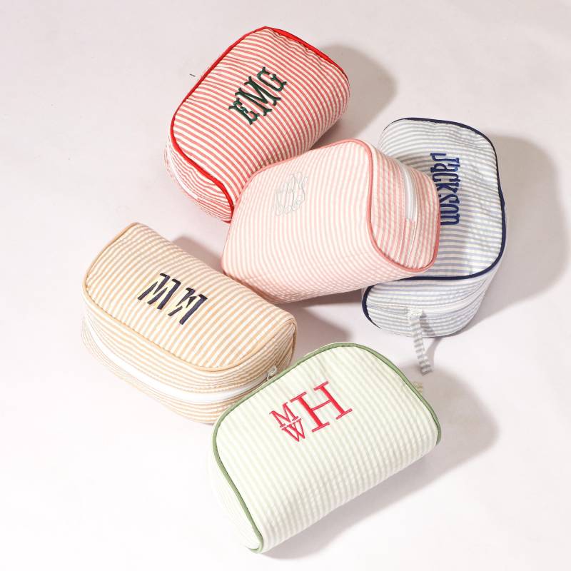 Benutzerdefinierte Seersucker Kosmetiktasche, Personalisierte Bestickter Beutel, Kulturtasche Mit Monogramm, Kleinkind Weihnachtsgeschenk Für Ihn von SSweddings
