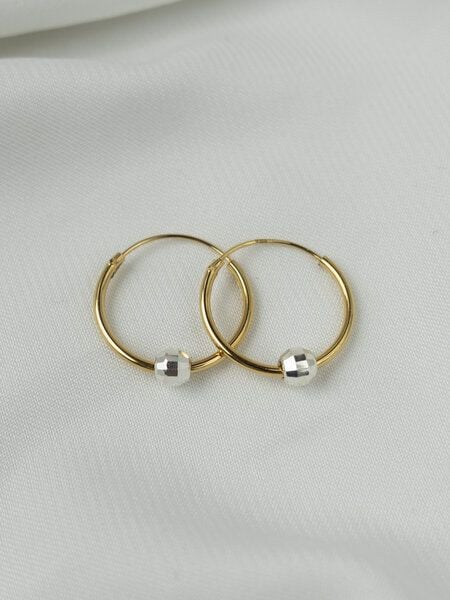 ST'ATOUR DIONA – mittlere Creolen mit Discokugel-Detail von ST'ATOUR