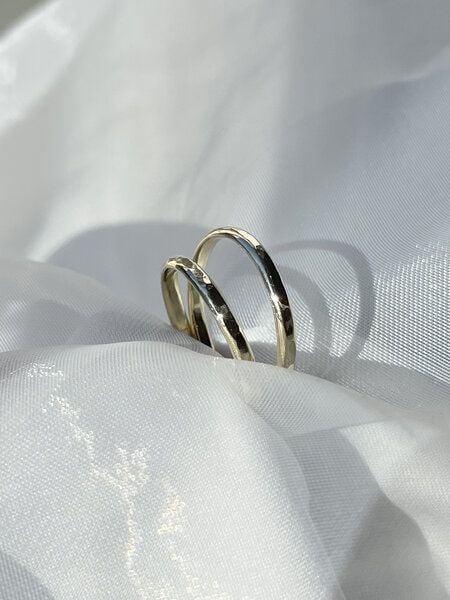 ST'ATOUR YETTA THIN - gehämmerter Ring von ST'ATOUR