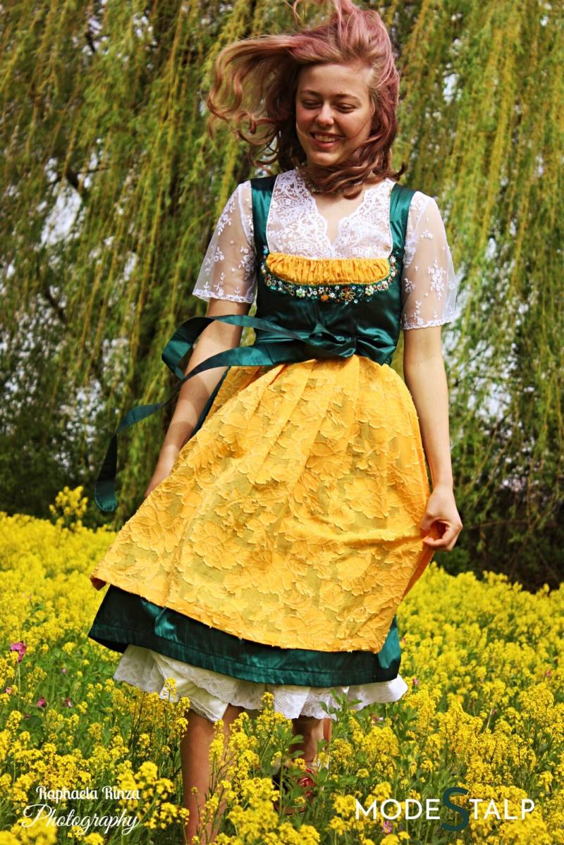 Edles Dirndlkleid Mit Schürze Einzelstück Gr. 36-38 von STALP2