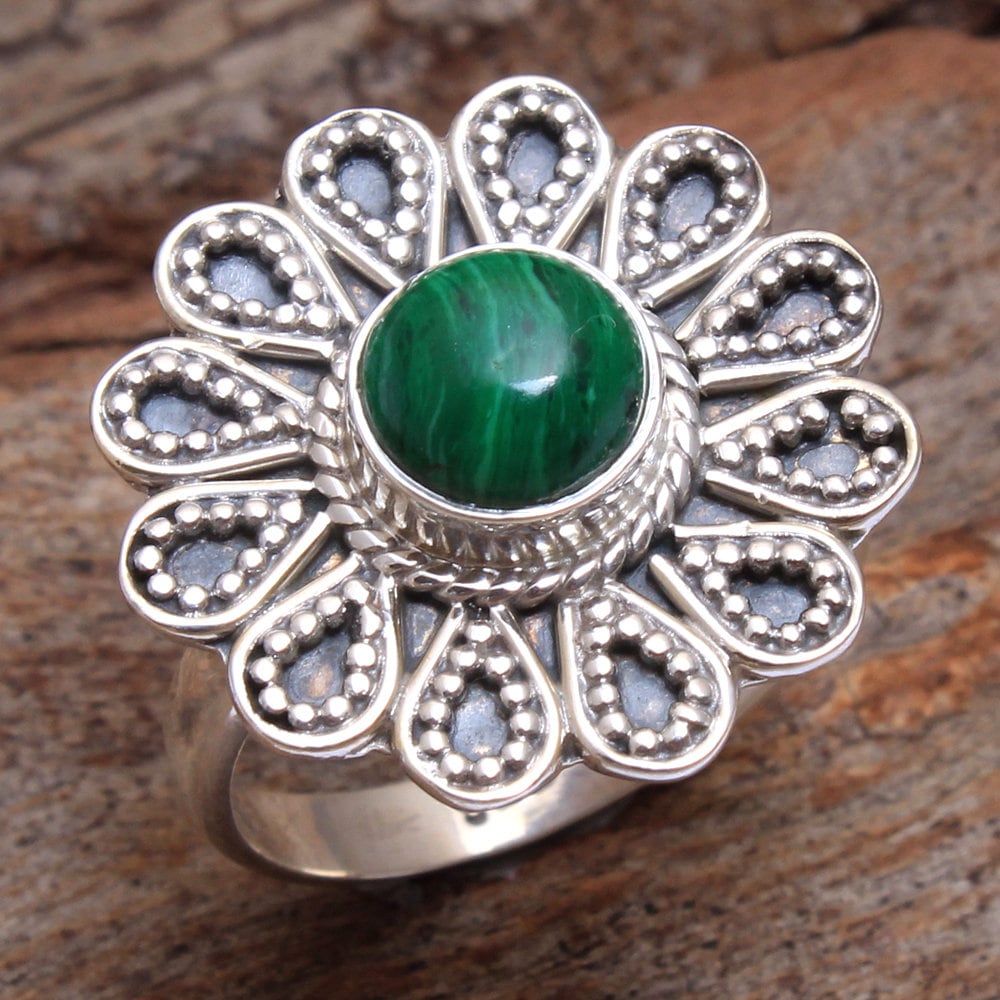 Wunderschöner Malachit Edelstein Blumenform Ring - 925 Silber Handgemachter Charm Schmuck Größe Us 8 Svr3435 von STARSILVERUSA