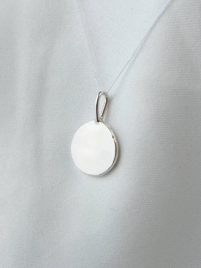 Theida Anhänger Aus Recyceltem Silber - Glatt Oder Gehämmert Auch Vergoldet Runder 11mm Handmade Schmuck Theida Anhänger Aus Recyceltem Silber - Glatt Oder Gehämmert Auch Vergoldet Runder 11mm Handmade Schmuck von STATOUR