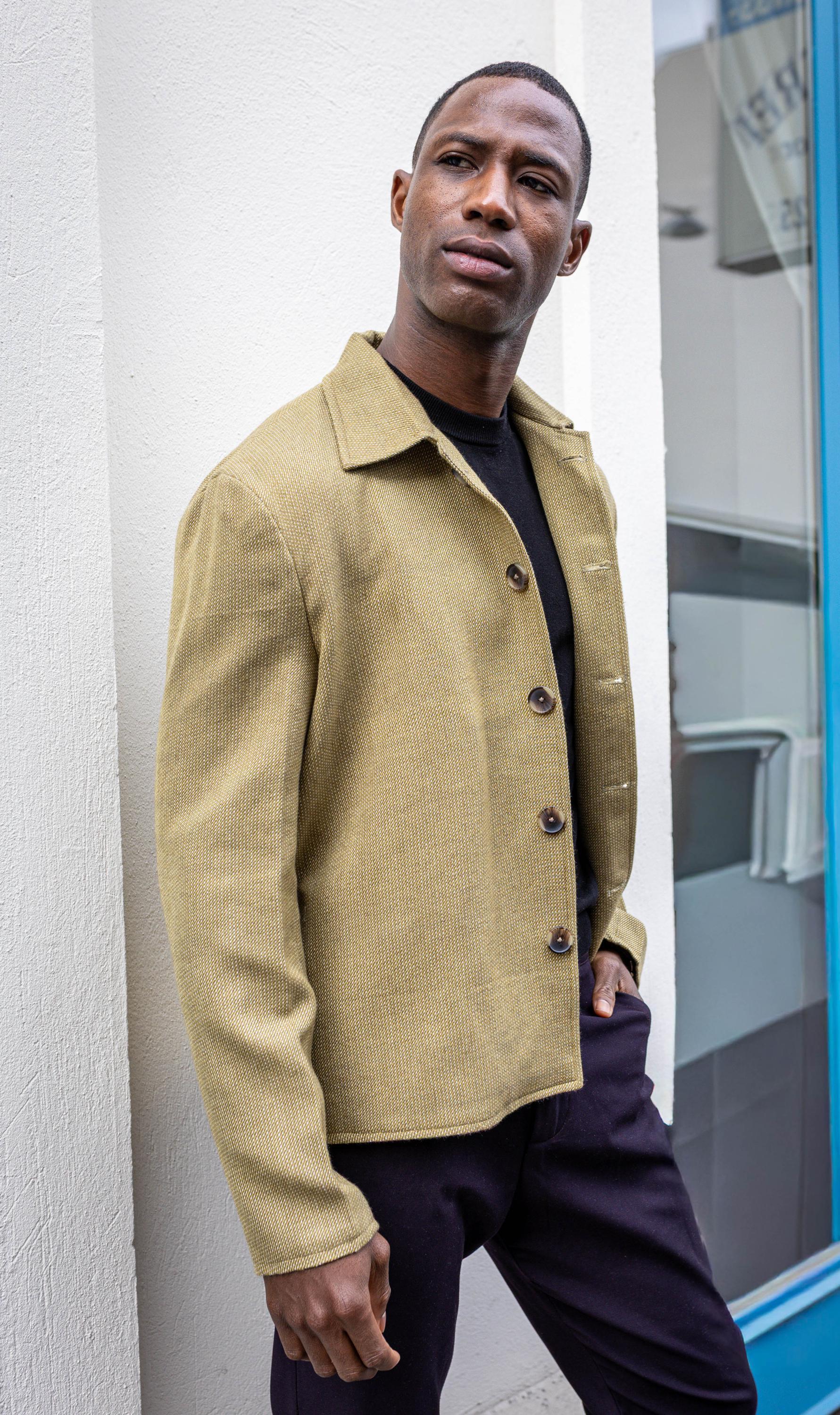 Handgewebte Hemdjacke Aus Merinowolle | Sommerhaus Olivgrün Overshirt Wolle von STOVARIA