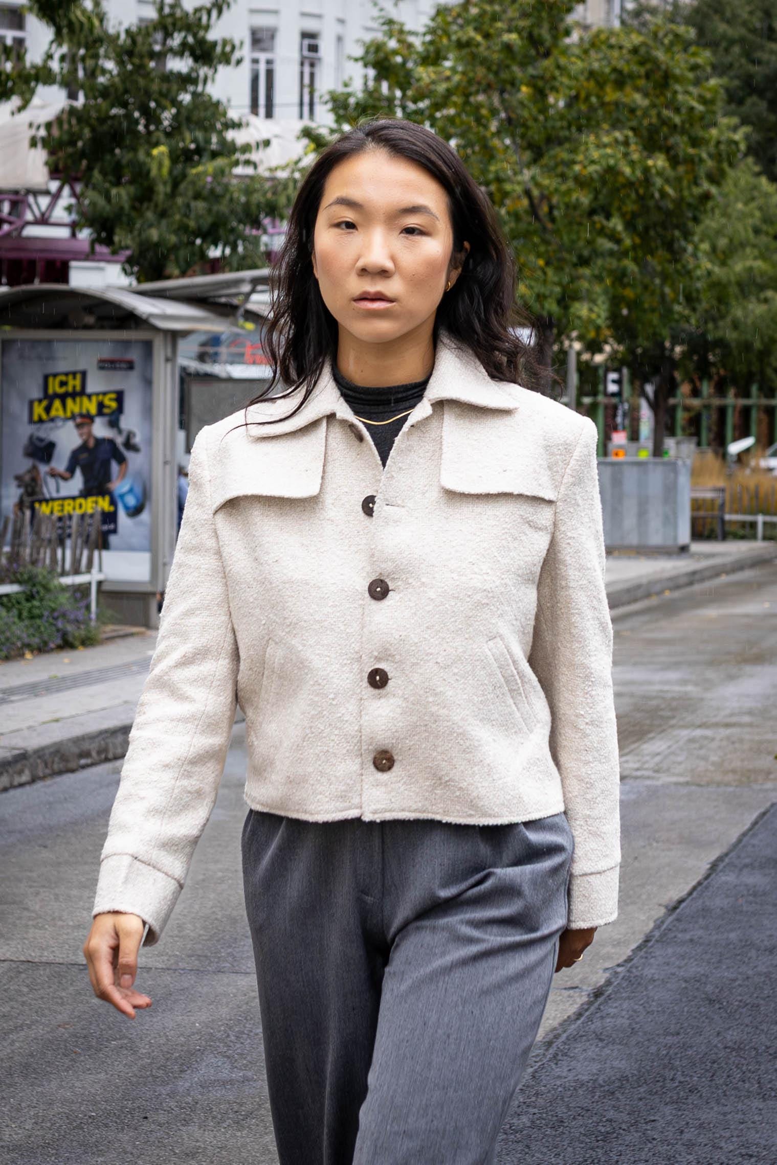 Handgewebte Kurzjacke Aus Yak-Wolle | Nachhaltiger Himalaya Mantel von STOVARIA