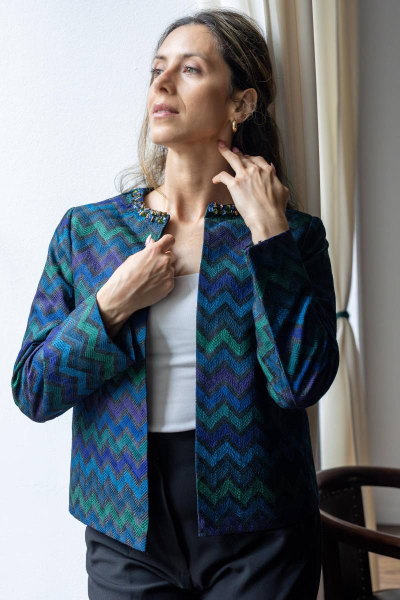 statement Jacke Mit Seidenstickerei Dupionseide, Halbedelsteine von STOVARIA