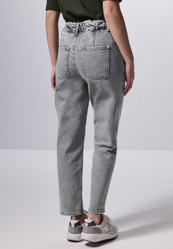 STREET ONE STUDIO Loose-fit-Jeans in grauer Waschung STREET ONE STUDIO Loose-fit-Jeans in grauer Waschung von STREET ONE STUDIO