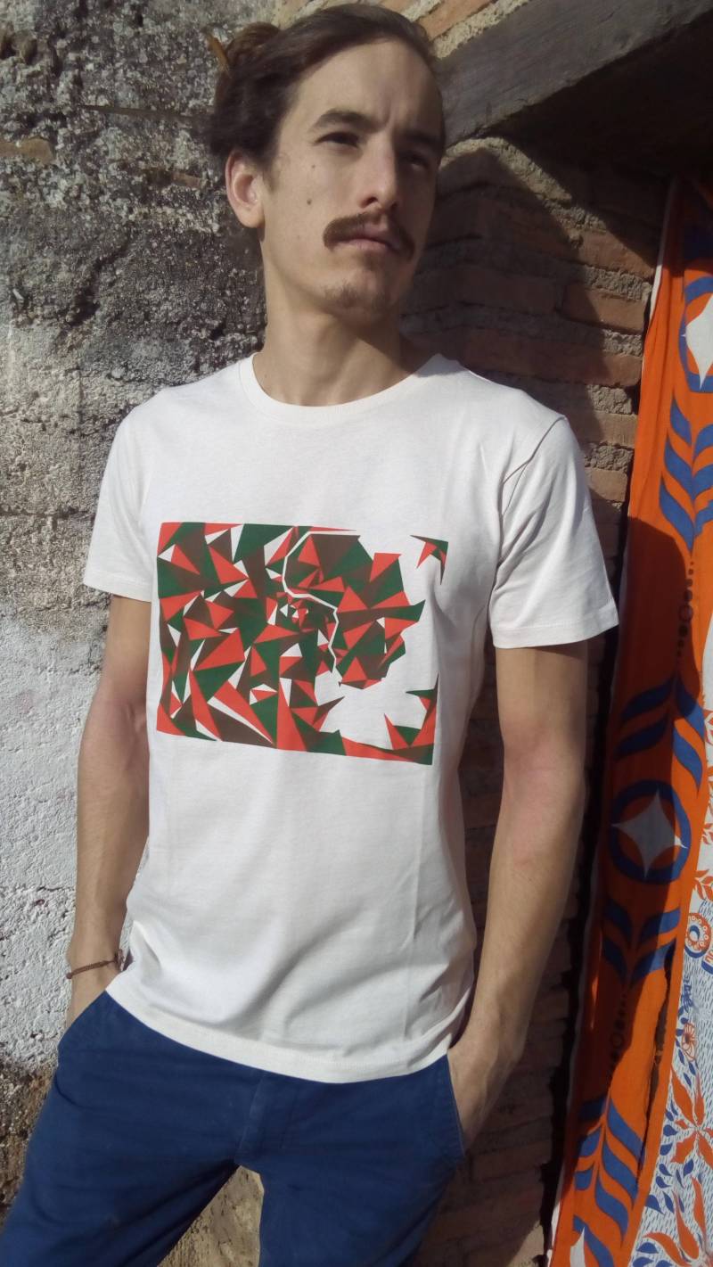 Mama Afrika - Bio Baumwolle, Siebdruck, Original Kunst Von Aliv Mama Afrika - Bio Baumwolle, Siebdruck, Original Kunst Von Aliv von STREETARTWEARABLES