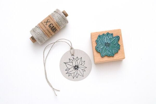 STUDIO KARAMELO Stempel WEIHNACHTSSTERN Buchenholz von STUDIO KARAMELO