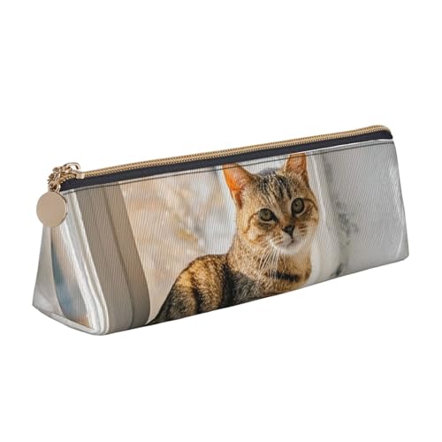 STVYUKL Federmäppchen mit Farbmalerei, stilvolles Federmäppchen, schlankes Federmäppchen mit Reißverschluss, Kosmetiktasche aus Leder für Arbeit, Büro, Katze sitzt auf Fensterbank, Einheitsgröße STVYUKL Federmäppchen mit Farbmalerei, stilvolles Federmäppchen, schlankes Federmäppchen mit Reißverschluss, Kosmetiktasche aus Leder für Arbeit, Büro, Katze sitzt auf Fensterbank, Einheitsgröße von STVYUKL