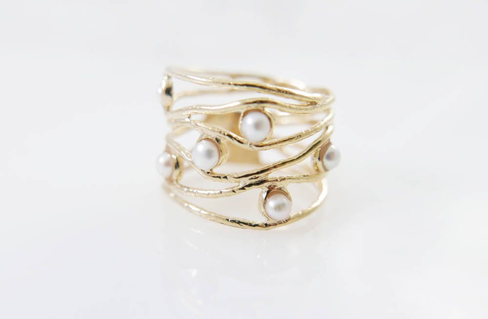Goldperlenring. Perlenring. Perlgoldener Ring. Breiter Wellengoldring. Wellenperlenring. Perlenschmuck. Geschenk von STarLighTstudiO3