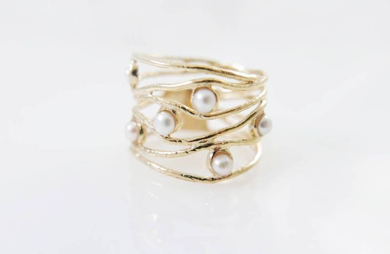 Goldperlenring. Perlenring. Perlgoldener Ring. Breiter Wellengoldring. Wellenperlenring. Perlenschmuck. Geschenk Goldperlenring. Perlenring. Perlgoldener Ring. Breiter Wellengoldring. Wellenperlenring. Perlenschmuck. Geschenk von STarLighTstudiO3