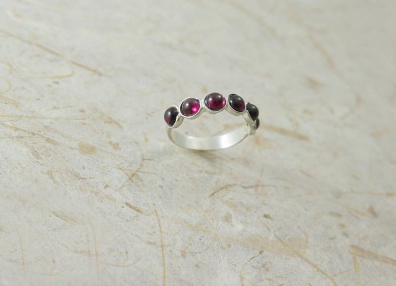 Granat Ring. Ring Aus Reinem Silber 925. Silberring. Banderole. Geburtstagsgeschenk Für Sie, Schmuck. Brautjungfer von STarLighTstudiO3