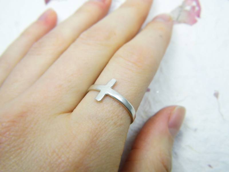 Kreuz-Ring Aus Sterlingsilber. Kreuz-Symbol-Schmuck. Christentum-Ring. Christentum-Schmuck. Ring Mit Kreuzsymbol. Jesus-Ring von STarLighTstudiO3
