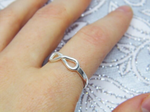 Unendlichkeitsring. Silberner Infinity-Ring. Für Immer Und Ewig Klingeln. Geburtstagsgeschenk Für Sie. Symbolring. Unendlichkeitsschmuck Unendlichkeitsring. Silberner Infinity-Ring. Für Immer Und Ewig Klingeln. Geburtstagsgeschenk Für Sie. Symbolring. Unendlichkeitsschmuck von STarLighTstudiO3