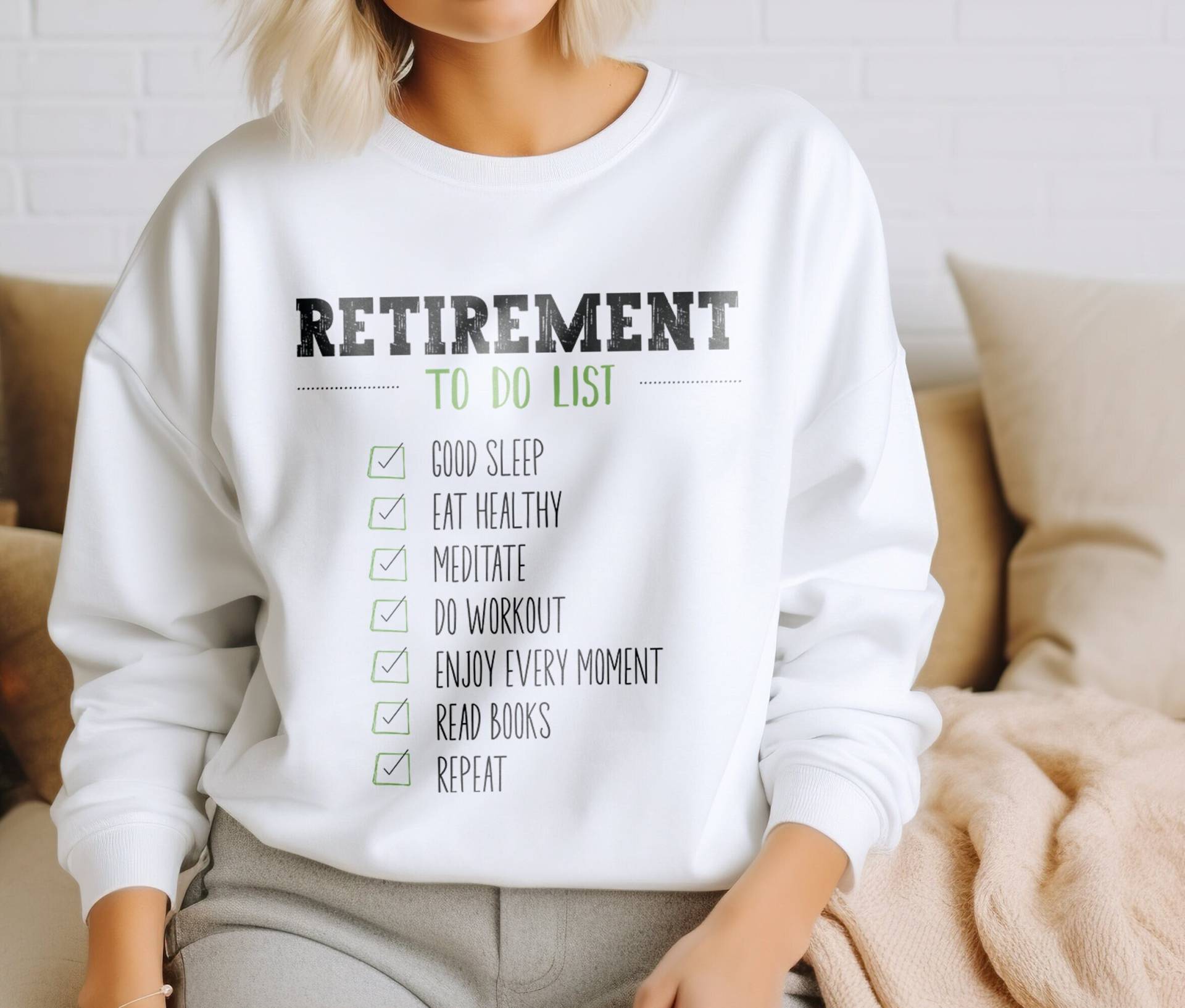 Funny Retired Sweatshirt, Retirement Party Shirt, No Boss Schedule Problem, Grandpa Grandma Gift Distressed Sweatshirt von STstyleDesigns