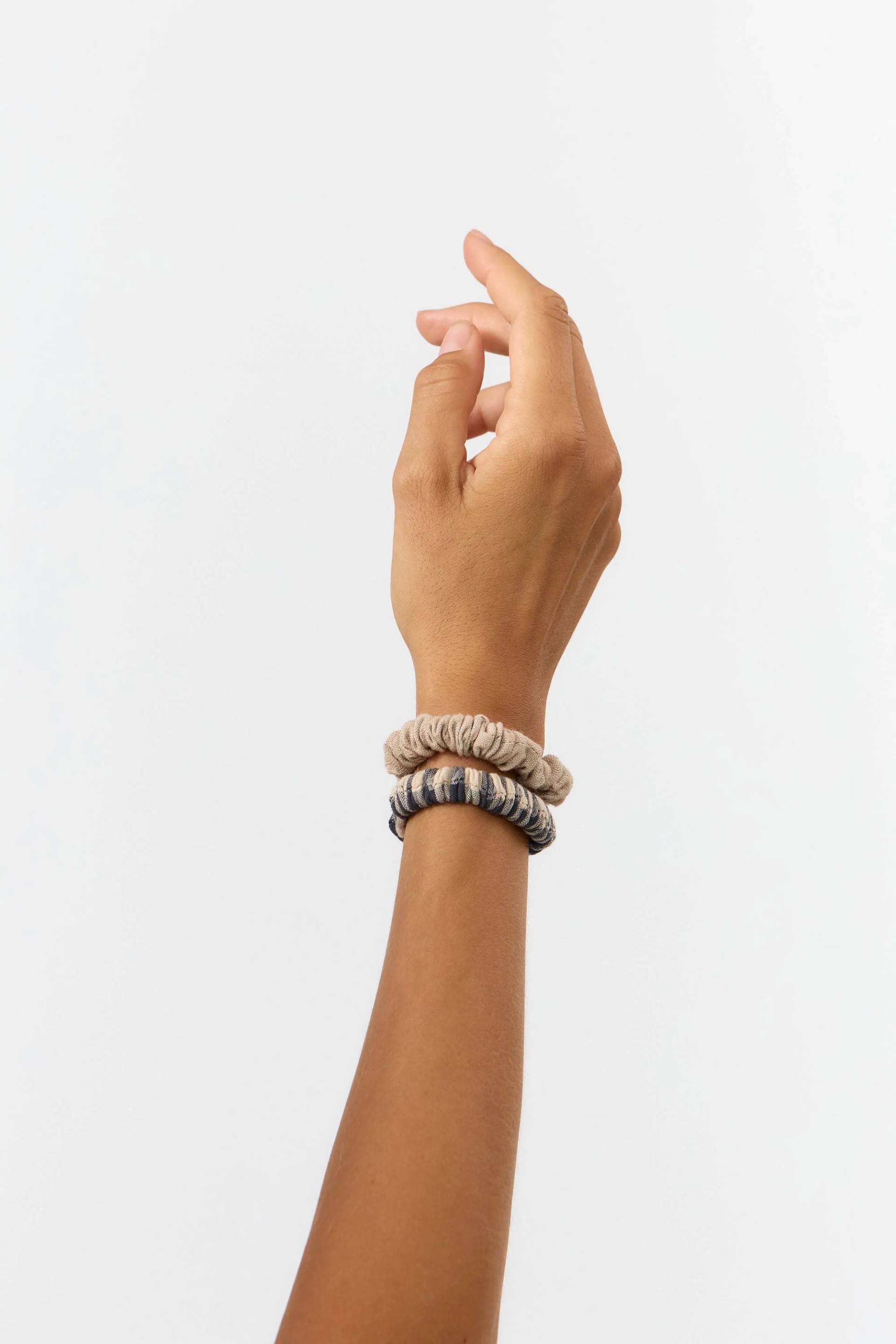 Scrunchie Nore Tapioca+Check von SUITE13LAB