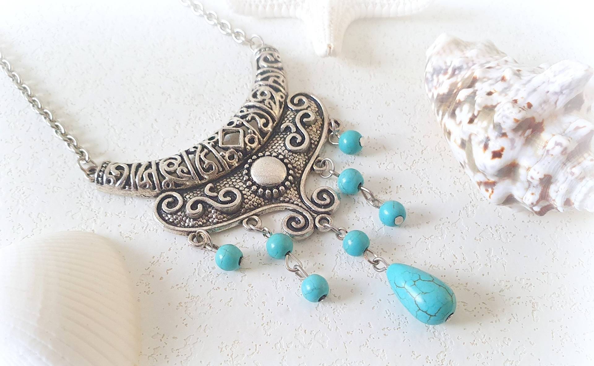 Türkisfarbene Howlith-Perlenkette Im Ethno-stil von SUNLIGHTTROPICAL