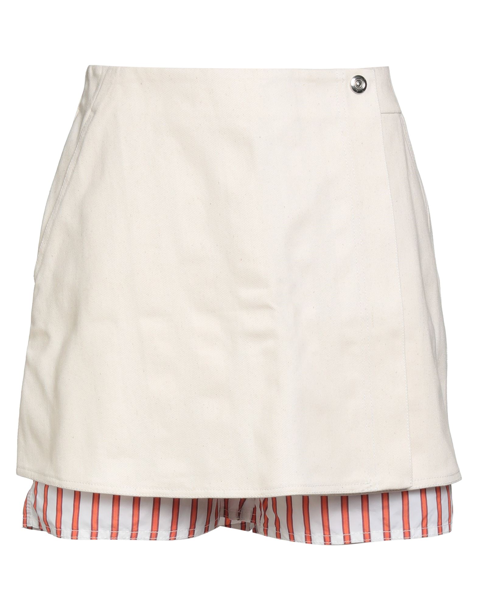 SUNNEI Shorts & Bermudashorts Damen Elfenbein von SUNNEI